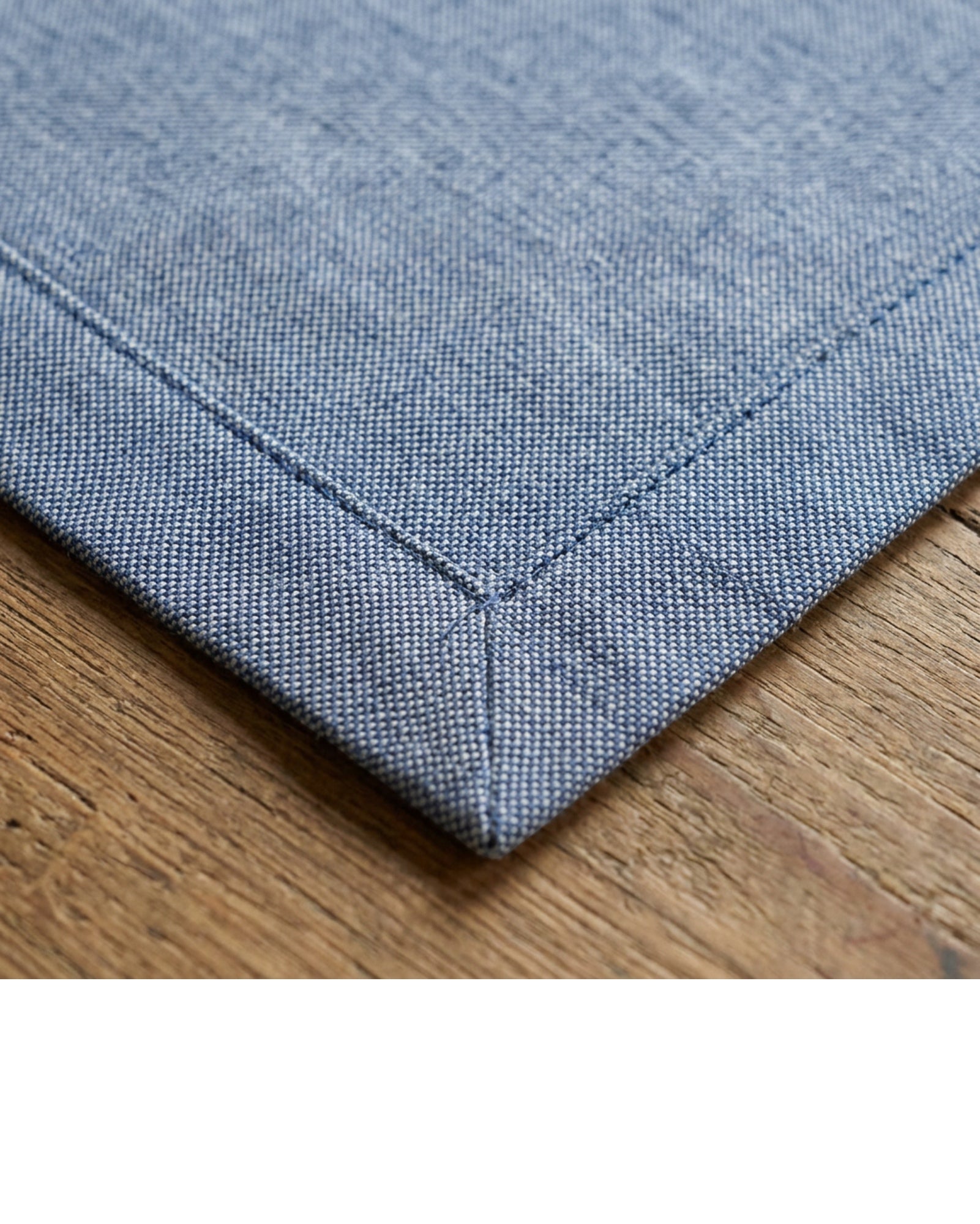 Pndwx Square Cotton Chambray Tablecloth Indigo 150 cm - Detail view